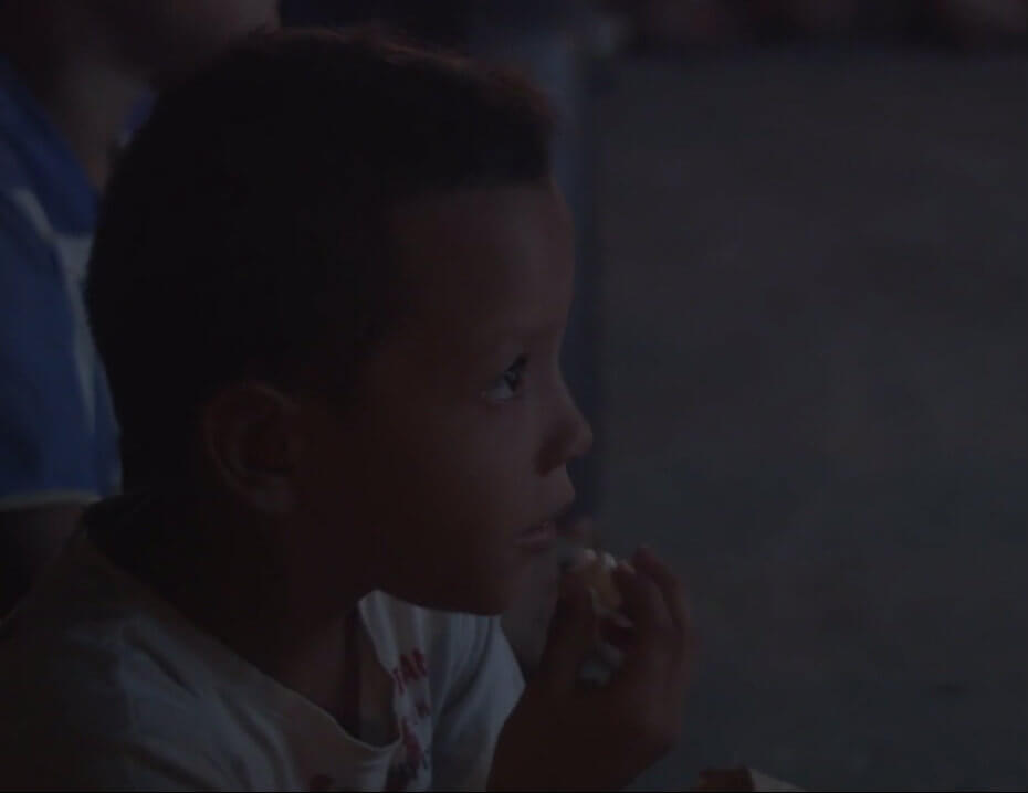 Cada mes, los niños de los barrios Las Malvinas, El Bosque y Carrizal de Barranquilla, reciben la visita de este vehículo.